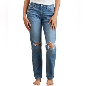 American Eagle Stretch Curvy Ripped Straight Jean Size 2